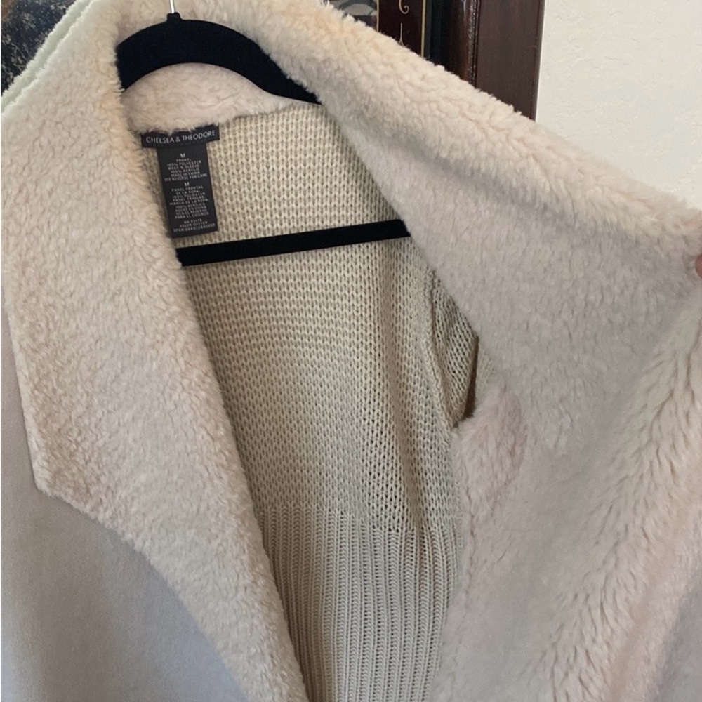 Chelsea & Theodore Faux Fur Wrap Cream Knit - Picture 7 of 16